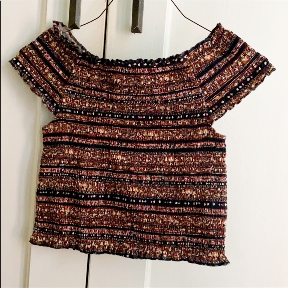 Cropped stretchy shirt
